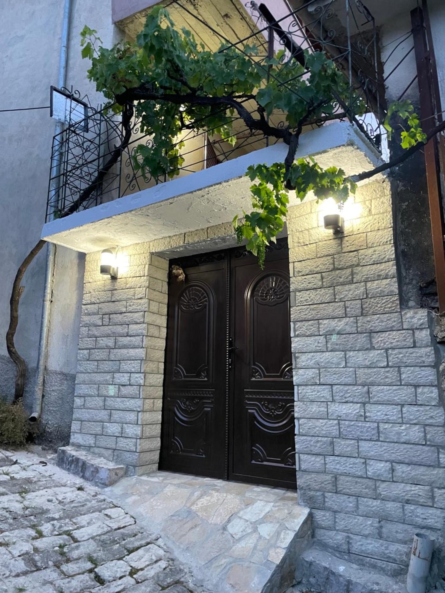 Luigi Guest House Gjirokastër Eksteriør billede