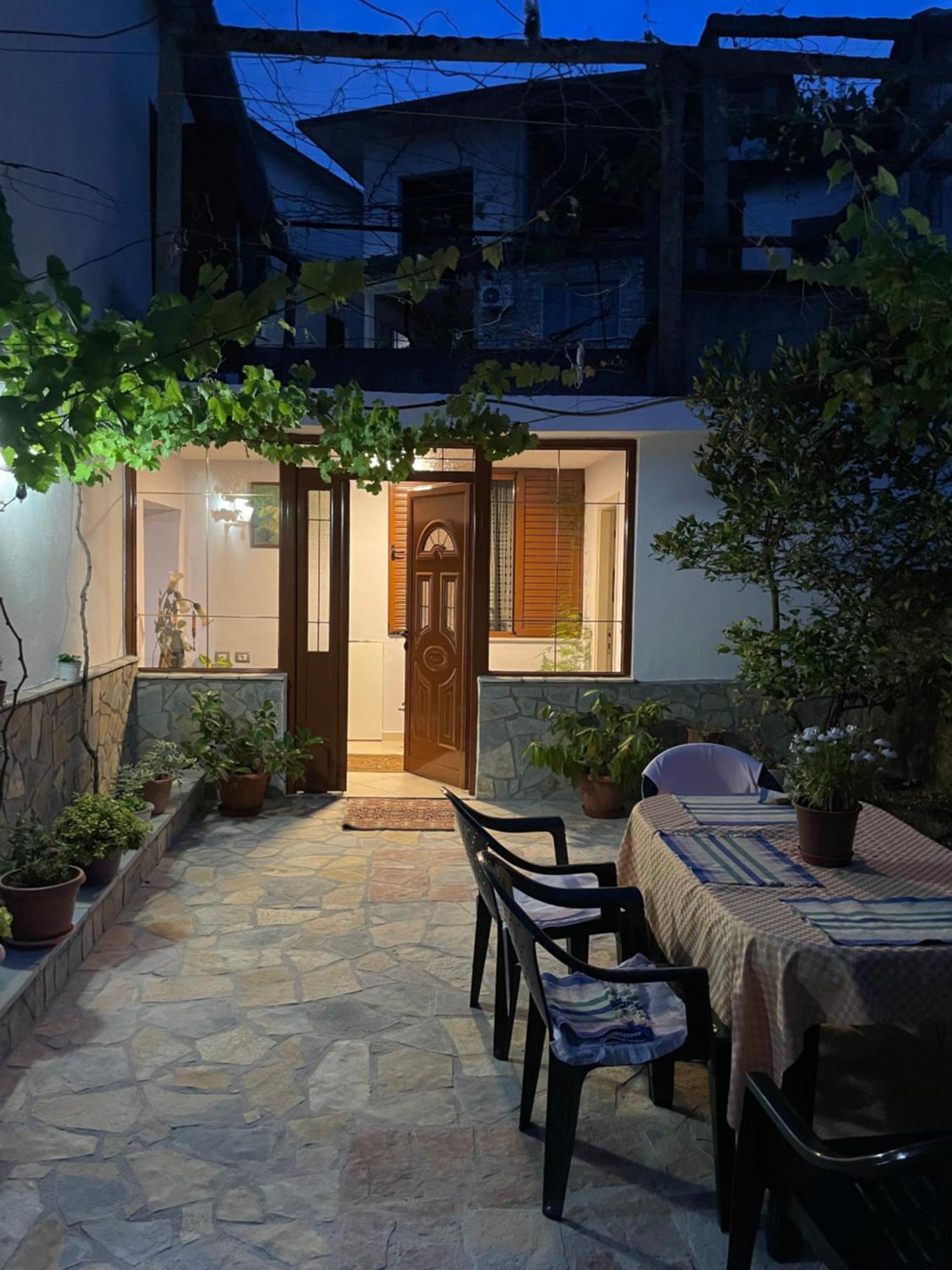 Luigi Guest House Gjirokastër Eksteriør billede