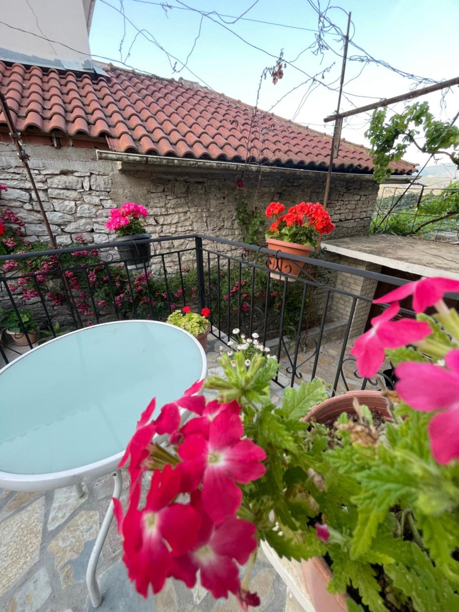 Luigi Guest House Gjirokastër Eksteriør billede